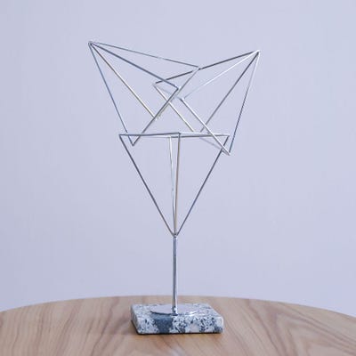 Medalion Metal Table Decor With Marble Base 22 X 15.5 X 35 Cm 